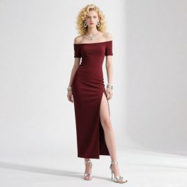 Elegant Burgundy Off - Shoulder Slit Maxi Dress for Formal Occasions