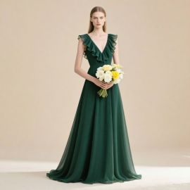 Elegant Emerald Green Ruffled V - Neck Long Bridesmaid Dress