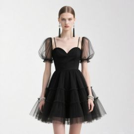 Elegant Black Tulle Dress: Puff Sleeves, Sweetheart Neck & Tiered Skirt Design