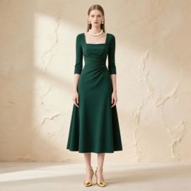 Elegant Emerald Green Square Neck Ruched Waist Midi Dress with 3/4 Sleeves