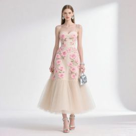 Romantic Pink Floral Embroidered Tulle Midi Dress - Sweetheart Neck Party Gown