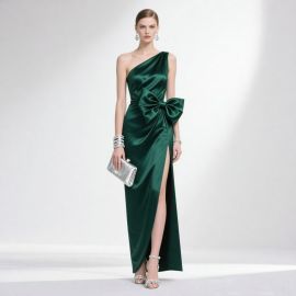 Elegant Emerald One-Shoulder Satin Gown with Big Bow & High Slit - Evening Dress