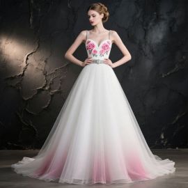 Elegant Wedding Dress with Floral Embroidery & Gradient Tulle Skirt - Bridal Gown for Special Day