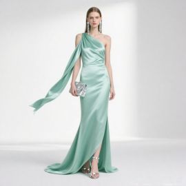 Elegant Mint Green One-Shoulder Satin Evening Gown with Side Slit