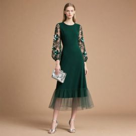 Elegant Emerald Green Midi Dress: Lace Sleeves, Sequin Embellishments, Tulle Hem - Formal Evening Wear
