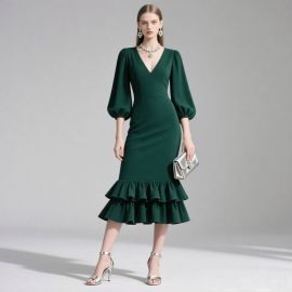 Emerald Green V-Neck Puff Sleeve Fitted Midi Dress with Ruffled Hem - Elegant Women's Fashion