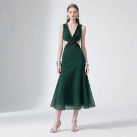Elegant Deep Green Cutout V - Neck Sleeveless Midi Dress