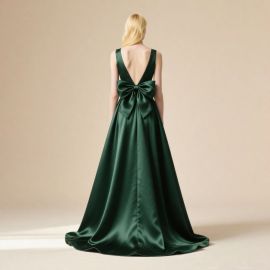 Elegant Deep Green Satin Gown with Bow Back - Perfect for Formal Events
