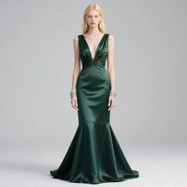 Elegant Emerald Green Satin Mermaid Evening Gown - Deep V Neck Formal Dress
