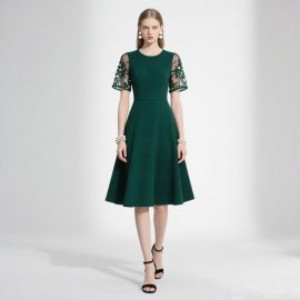 Elegant Emerald Green A-Line Midi Dress with Embroidered Lace Short Sleeves